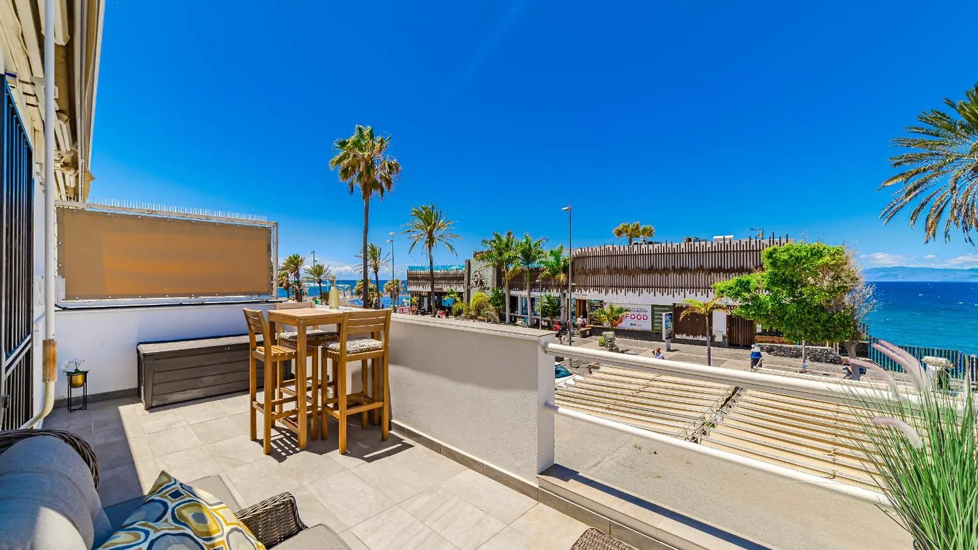 Front Of A Beach Aircon Las Americas Costa Adeje プラヤ・デ・ラス・アメリカス アパート