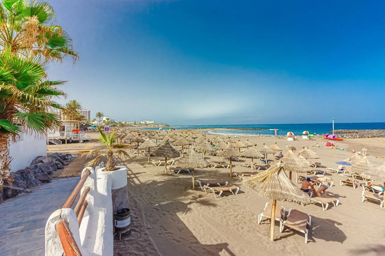Front Of A Beach Aircon Las Americas Costa Adeje プラヤ・デ・ラス・アメリカス アパート